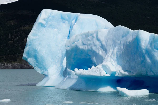 Παγόβουνα Επιπλέουν Στη Λίμνη Αργεντίνο Τοπίο Παταγονίας Αργεντινή Ιάγος Argentino — Φωτογραφία Αρχείου