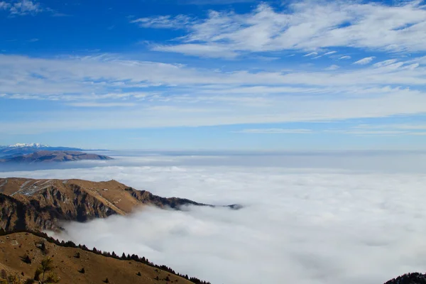 Hegyvidéki Táj Olasz Alpokból Kilátás Monte Grappa Tetejéről — Stock Fotó