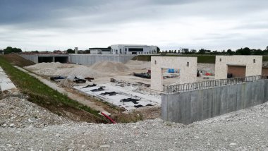 Otoyol inşaat alanı manzaralı. İnşaat mühendisliği. Kostruction Yolu