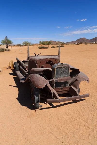 Abandoned car — Stock Photo, Image