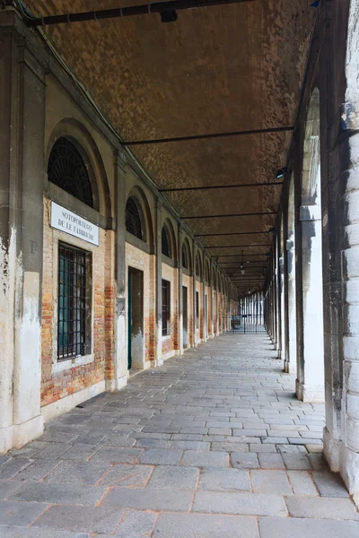 Venice view, colonnade in perspective — Stock Photo, Image