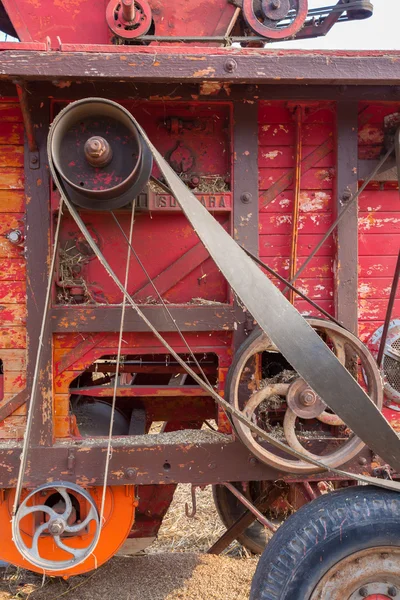 Παλιά άχυρο μηχανήματος δεματιάσματος — Φωτογραφία Αρχείου