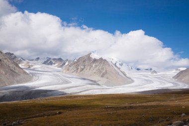 Altai tavan bogd ulusal park manzarası, Moğolistan. Potanin Buzulu Görünümü