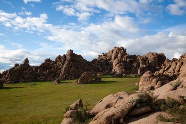 Ikh gazriin chuluu Ulusal Parkı manzarası, Moğolistan. Gobi çöl bölgesi.