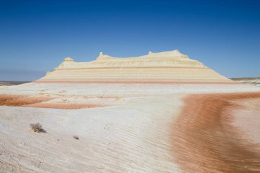 Mangystau Çölü, Kyzylkup bölgesi, Kazakistan. Kaya katmanı oluşumları