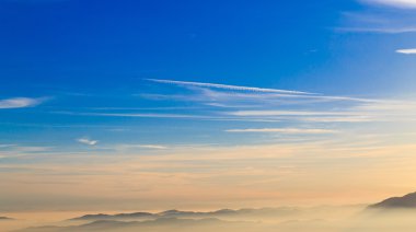 Mavi gökyüzü arkaplanı