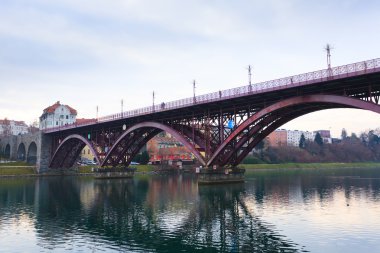 Maribor eski köprü
