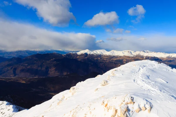 Panorama invernale di montagna, Italia — Foto Stock