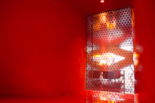 Beyaz Kapılı Kırmızı Oda Soyut Mimarisi