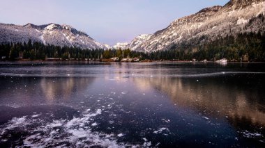 Gold Creek Pond - Snoqualmie Geçidi, Washington
