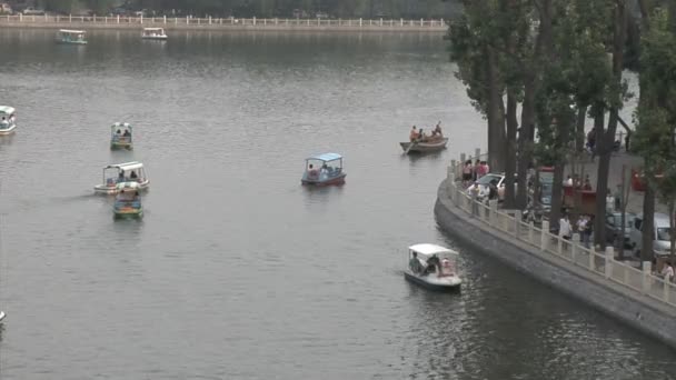 Boote im Hau-Hai-Gebiet in Peking — Stockvideo