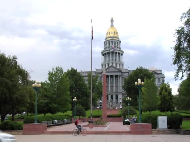 Внешний вид здания Капитолия штата Колорадо в Денвере — стоковое видео