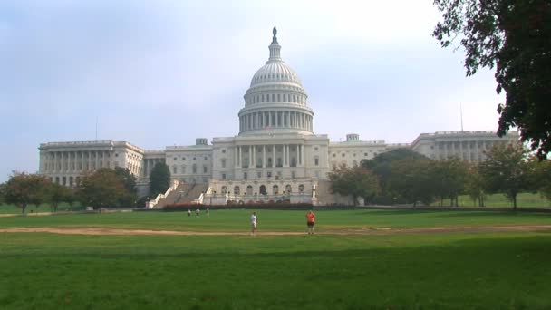 Edificio del Capitolio de Estados Unidos en Washington DC — Vídeo de stock