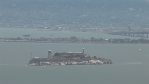 Wyspa Alcatraz w zatoce San Francisco — Wideo stockowe