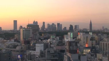 Şehir Merkezi Tokyo siluetinin gün batımında