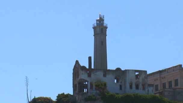 Остров Алькатрас в заливе Сан Франциско — стоковое видео