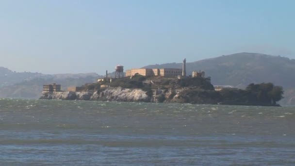 Insel Alcatraz in der Bucht von San Francisco — Stockvideo