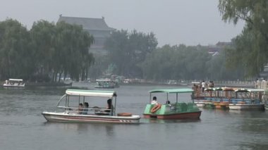 Pekin'de Hau Hai alanında tekneler