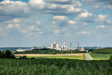 Krasnoselsk, Belarus-19 Temmuz 2020. Üretim tabanı Tsemstroy
