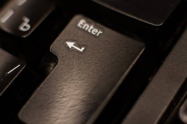 Klavyedeki siyah giriş tuşu. Tasarım elementi.