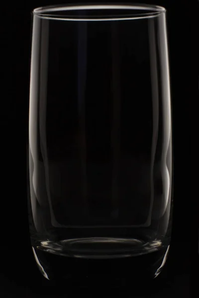 透明玻璃杯 用于黑色底色的果汁 — 图库照片