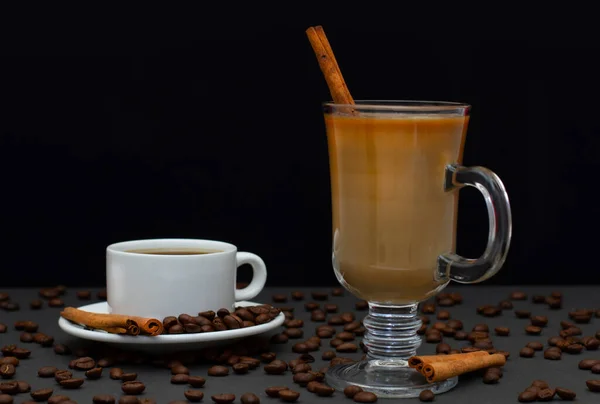 Eine Tasse Heißen Kaffee Einer Weißen Kaffeetasse Eine Tasse Auf Stockbild