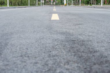 Modern şehirlerde boş yollar