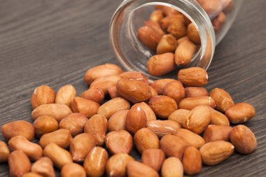 Fıstık ahşap renk arka plan üzerinde