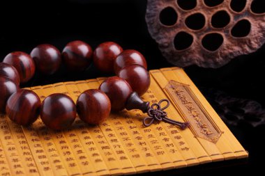 Lobular kırmızı sandal ağacı dua boncuk bilezik