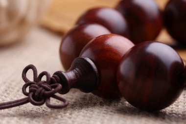 Lobular kırmızı sandal ağacı dua boncuk bilezik