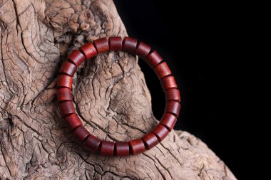 Lobular kırmızı sandal ağacı dua boncuk bilezik