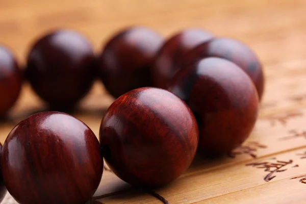 Perles de prière en bois de santal rouge lobulaire bracelets — Photo