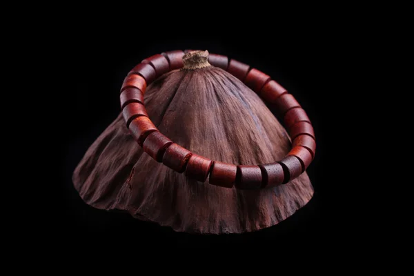 Lobulair rood sandelhout gebed kralen armbanden — Stockfoto