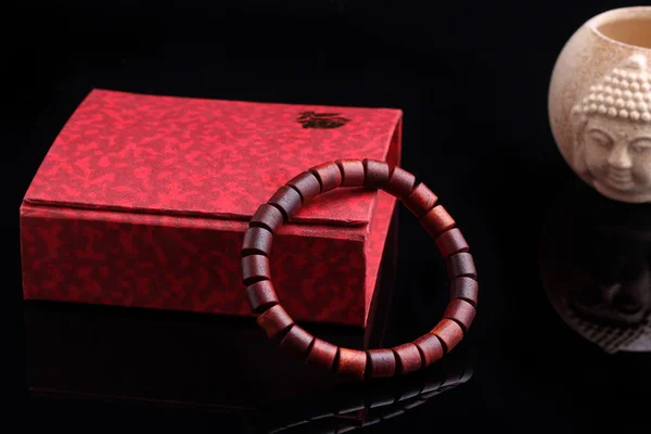 Lobular rojo sándalo plegaria pulseras de perlas — Foto de Stock