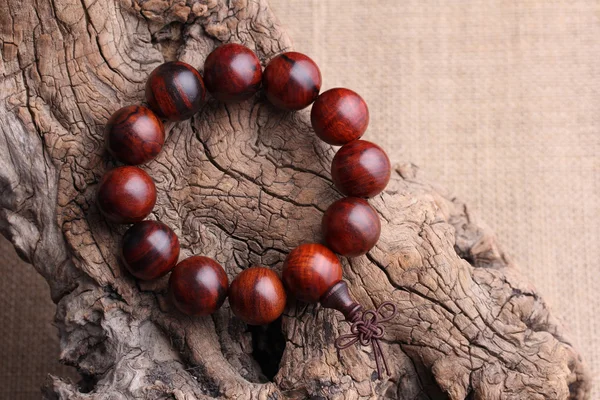 Perles de prière en bois de santal rouge lobulaire bracelets — Photo