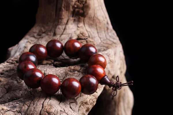 Lobular rojo sándalo plegaria pulseras de perlas —  Fotos de Stock