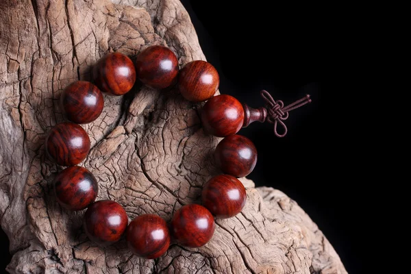 Perles de prière en bois de santal rouge lobulaire bracelets — Photo