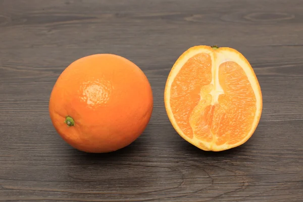 Fresh oranges On wood background — Stock Photo, Image