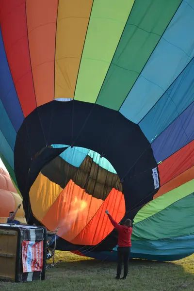 Ateşin yardımıyla balonları şişir