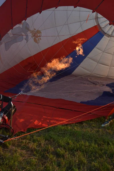 Inflar Balões Com Ajuda Fogo — Fotografia de Stock