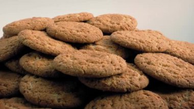 Ginger Bisküvileri Tabağı Dönüyor