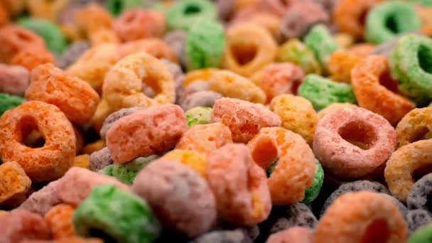 Aros de cereales coloridos — Vídeos de Stock