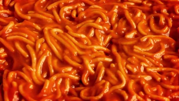 Spaghetti in Tomatensauce — Stockvideo