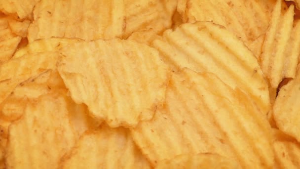 Подрібнити вирізати картопляні чіпси — стокове відео