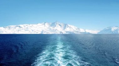 Manzara gemisiyle görünümünden dondurulmuş