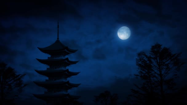 Pagoda en la noche bajo una luna llena — Vídeo de stock