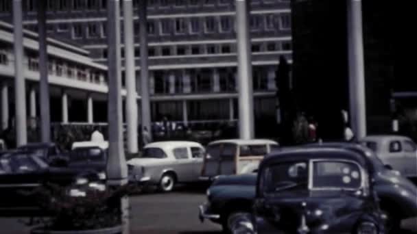 Hospital exterior - Vintage 8mm — Vídeos de Stock