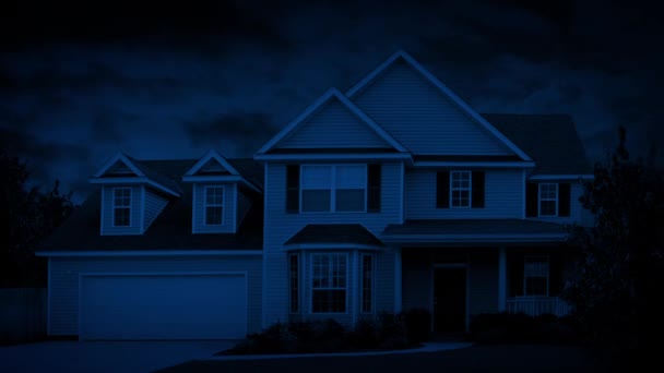 Maison En banlieue Sur la nuit venteuse 