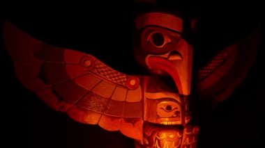 Geleneksel Totem Açık havada Ateş Altında