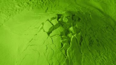 Parçalanan Yeşil Toz Madde Kapanış Çekimi